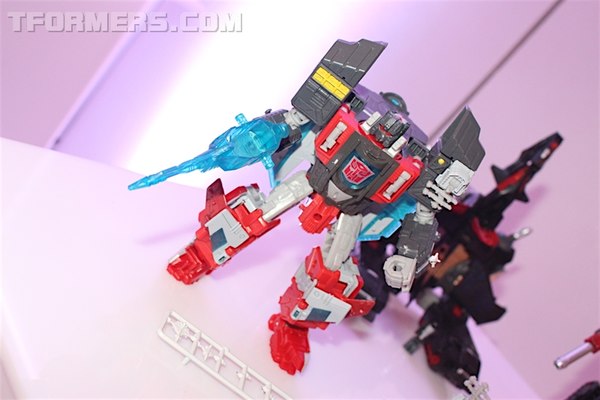 NYCC 2016   First Look At Sixshot, Broadside, Sky Shadow, Perceptor, And More Transformers  (9 of 137)